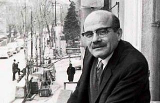 Şair Ceyhun Atuf Kansu’nun büstü, doğum gününde...