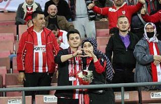 Samsunspor - Ankaragücü maçında evlilik teklifi