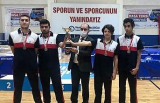 Sanko Okulları öğrencileri masa tenisinde il ikincisi...