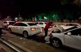 Şanlıurfa’da 4 ayrı kazada 14 araç birbirine...
