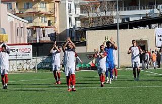 Sarayköyspor evinde farklı kazandı