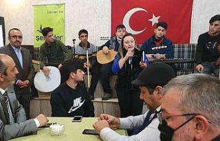 “Sarı Salkım Şiir Akşamları” programı düzenlendi