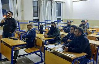 Sarıgöl’de arıcılık kursu açıldı