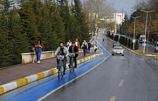 SAÜ bisiklet yoluyla renklendi