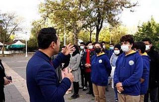 "Savunmanın ayak izleri" öğrencilere...