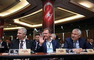 Seçer, Kayseri’de düzenlenen ’Belediye Başkanları...