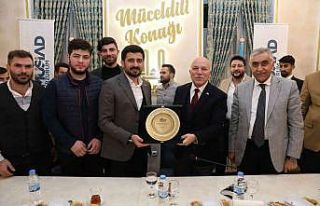 Sekmen, tecrübelerini gençlerle paylaştı