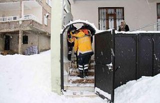 Şemdinli’de rahatsızlanan kadın hastaneye ulaştırıldı