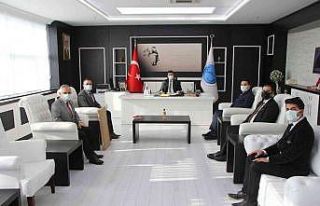 Sendika Başkanı Öztürk, Rektör Karacoşkun’la...