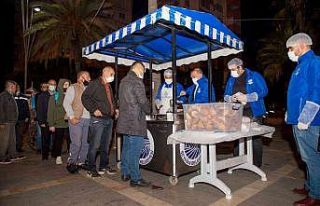 Seyhan Belediyesinden vatandaşlara sıcak çorba...