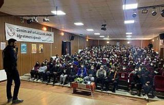 Siber polisinden okullarda "Güvenli internet...