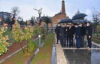 Siirt Valisi Hacıbektaşoğlu, Millet Bahçesinde...