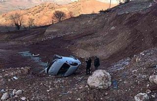 Siirt’te araç şarampole yuvarlandı, sürücü...