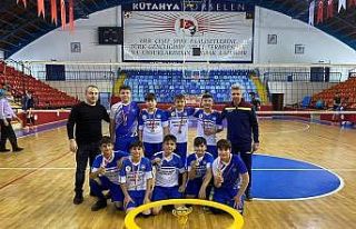 Simav’ın yıldız erkek voleybol takımı il şampiyonu...