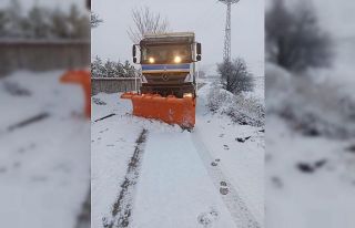 Sincan Belediye ekipleri karla mücadele için sahadaydı