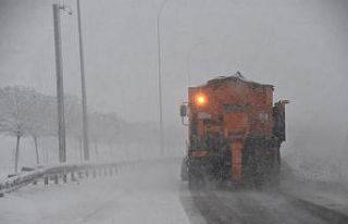Sinop-Samsun karayolu ulaşımına kar engeli
