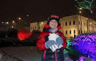 Sivas beyaza büründü,karın tadını çıkarmak...