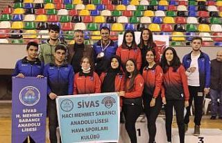 Sivaslı öğrenciler model uçakta Türkiye ikincisi...