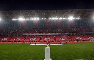 Sivasspor taraftarından koreografi hazırlığı