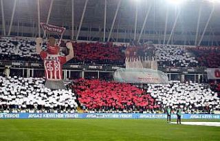 Sivasspor taraftarından muhteşem koreografi!