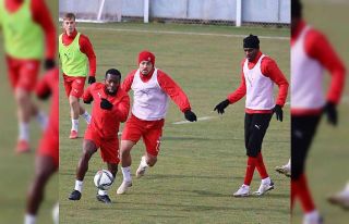 Sivasspor’da Ahmet ve Cofie ceza sınırında