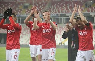 Sivasspor’da maç sonu büyük sevinç