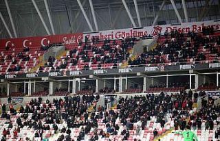 Sivassporlu taraftarlar Rizespor maçına ilgi göstermedi