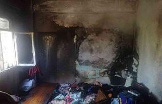 Sobadan çıkan kıvılcım evi yaktı