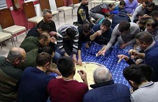 Soğuk kış gecelerinde muhabbetler tel helva ile...