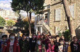 Söke’de öğrenciler Kent Müzesi’nde tarihi...