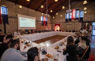Soyer, 13 kazı başkanıyla bir araya geldiği toplantıda...