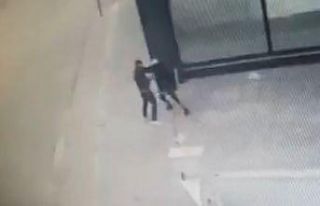 Sözleşmeli erin kadın polisi sokak ortasında bıçaklaması...