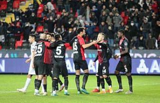 Spor Toto Süper Lig: Gaziantep FK: 2 - A. Alanyaspor:...