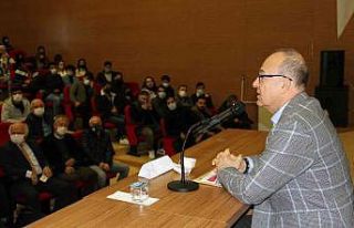 Spor yorumcusu Domaç, iletişim fakültesi öğrencileriyle...