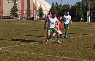 Şuhut Hisarspor, Dinar Belediye Spor’u tek golle...