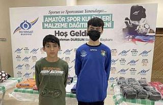 Sultangazi’de Amatör Spor Kulüplerine malzeme...