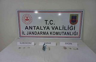 Şüphe üzerine durdurulan araçta uyuşturucu çıktı