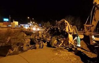 Süt kamyonu kanala uçtu: 1 yaralı