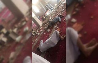 Suudi Arabistan’da kamyon camiye daldı: 5 yaralı