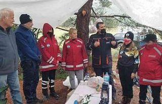 TAMGAKUT ekibine yağmur altında eğitim