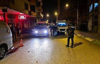 Tartıştığı kişiyi silahla bacağından yaraladı:...