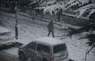 Tatvan’da yoğun kar yağışı