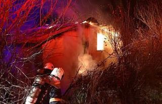 Tek katlı ev alev alev yandı 1 kişi öldü