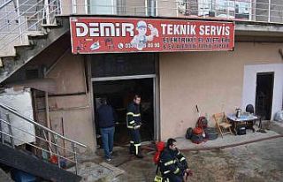 Teknik servis dükkanında çıkan yangın korkuttu