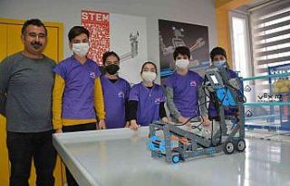 Teknoloji Atölyesindeki çocuklar yeni yarışmalara...