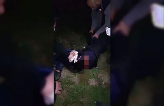 Telefonu istediler, vermeyince bıçakladılar