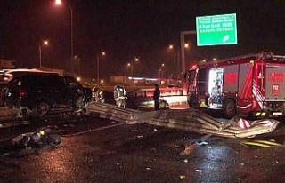 TEM otoyolunda lüks cip bariyerlere ok gibi saplandı:...