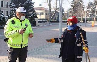 Temizlik işçisi bulduğu para dolu cüzdanı polise...