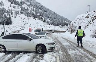 Tipi nedeniyle kapanan yol 11 saatlik çalışmayla...