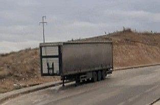 Tır dorsesini çalan baba ve oğlu yakalandı